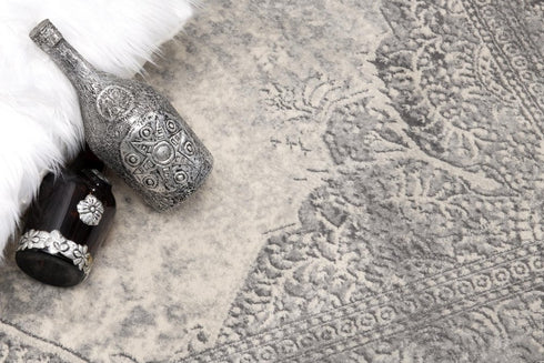 2' X 4' Gray Distressed Medallion Area Rug